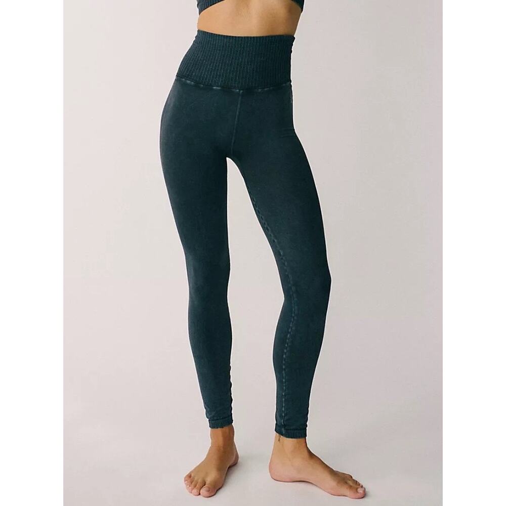 Free People Movement Good Karma Leggings Dark Wash Size XS/S - Picture 8 of 9
